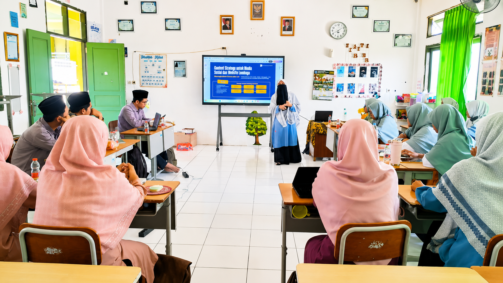 Workshop Peningkatan Kompetensi Pengelolaan Website dan Media Sosial Yayasan Bina Insan Kamil Tuban